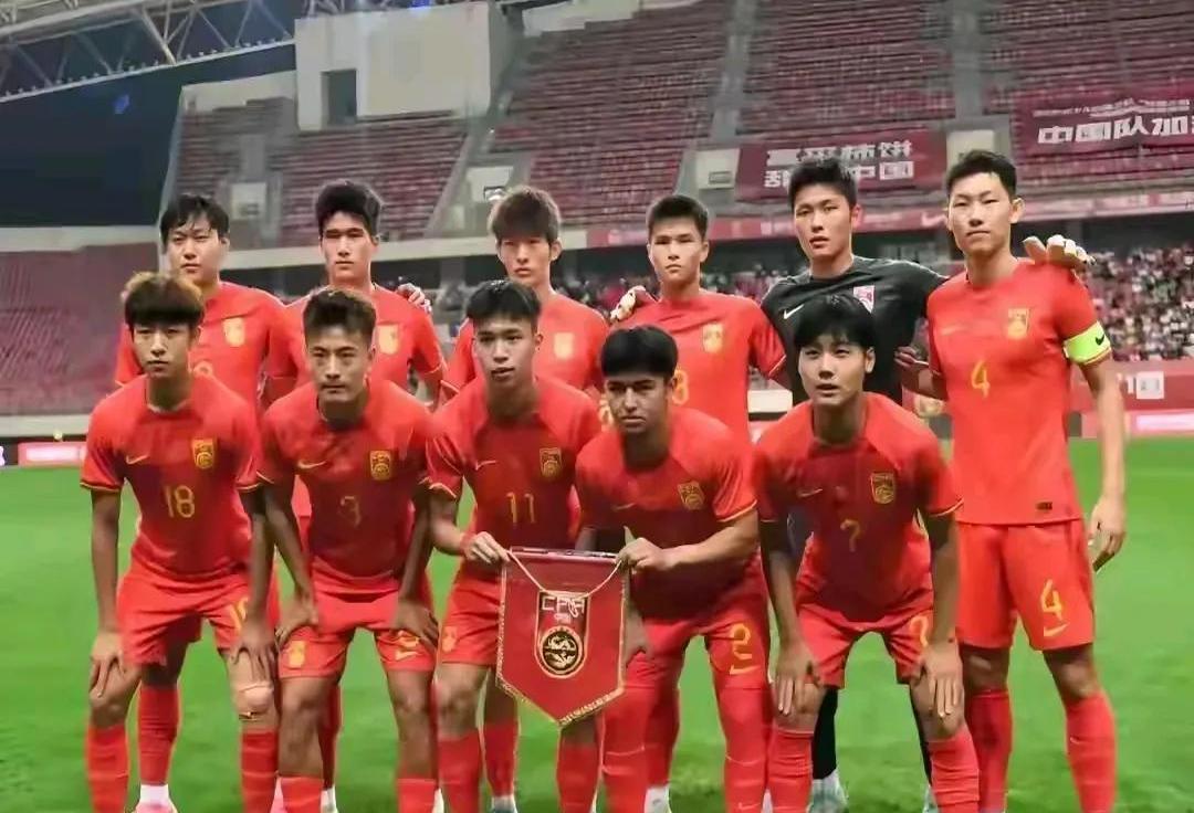 亚洲联赛球队在洲际足球场上勇敢战斗的简单介绍